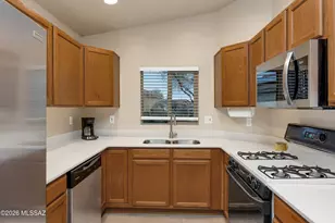 6085 N Panorama View Dr, Tucson, AZ 85704 - Photo 9