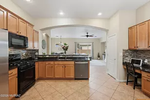 998 W Waxleaf Pl, Oro Valley, AZ 85755 - Photo 9