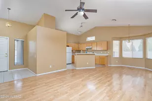 9172 N Treasure Mountain Dr, Tucson, AZ 85742 - Photo 3