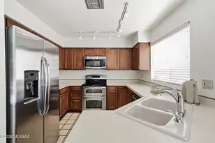 5172 E Woodspring Dr, Tucson, AZ 85712 - Photo 11