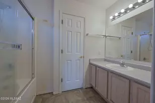 8685 S Desert Dove Dr, Tucson, AZ 85747 - Photo 19