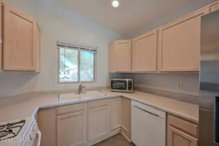 8685 S Desert Dove Dr, Tucson, AZ 85747 - Photo 13