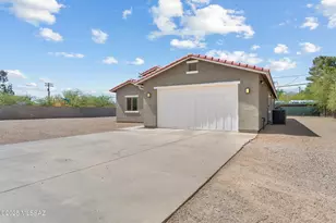 1941 E Greenlee Rd, Tucson, AZ 85719 - Photo 3