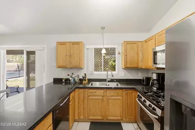 7995 S Muddy Creek Drive, Tucson, AZ 85747 - Photo 11