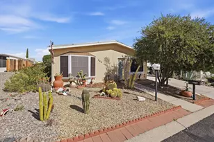 266 W Pinon Dr, Green Valley, AZ 85614 - Photo 1