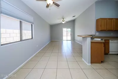 6807 W Quailwood Way, Tucson, AZ 85757 - Photo 11