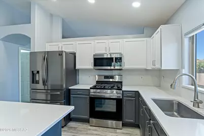 8698 N Joanna Drive, Tucson, AZ 85742 - Photo 3