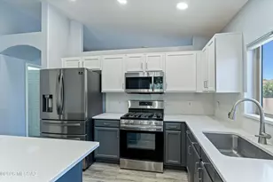8698 N Joanna Dr, Tucson, AZ 85742 - Photo 3