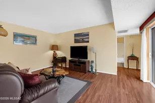 8427 E Foursome Ln, Tucson, AZ 85710 - Photo 7