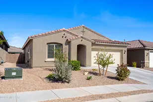 9785 E Copper Glance Trl, Tucson, AZ 85747 - Photo 3
