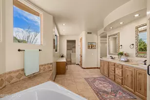 6525 N Longfellow Dr, Tucson, AZ 85718 - Photo 35