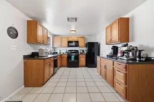 2591 W Vereda Amarillo, Tucson, AZ 85746 - Photo 7