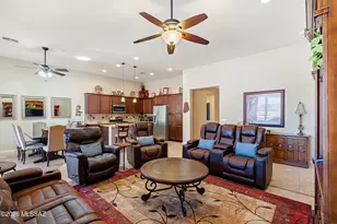 2209 E Bluejay Bluff Ln, Green Valley, AZ 85614 - Photo 11