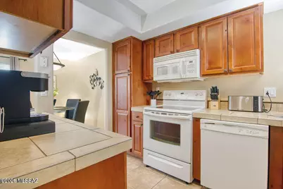 6651 N Campbell Avenue #210, Tucson, AZ 85718 - Photo 11