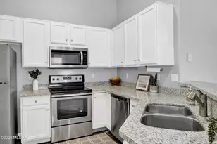 7757 S Precious Opal Dr, Tucson, AZ 85747 - Photo 15