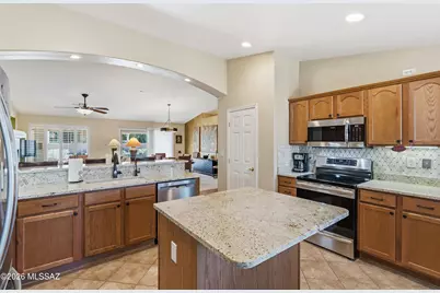 976 N Night Heron Drive, Green Valley, AZ 85614 - Photo 17