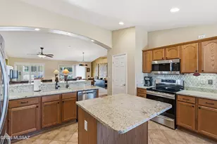 976 N Night Heron Dr, Green Valley, AZ 85614 - Photo 17