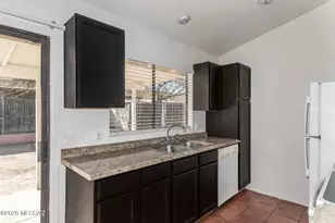 1717 W Cochran St, Tucson, AZ 85746 - Photo 11