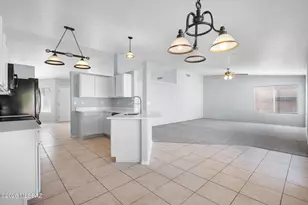 10235 E Rainbow Meadow Dr, Tucson, AZ 85747 - Photo 17