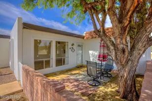 295 W Placita de Los Anillos, Green Valley, AZ 85614 - Photo 3