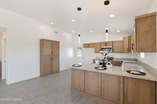 554 Avenida Septiembre, Rio Rico, AZ 85648 - Photo 7