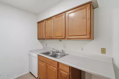 6355 N Barcelona Lane #401, Tucson, AZ 85704 - Photo 11