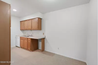 6355 N Barcelona Lane #401, Tucson, AZ 85704 - Photo 5