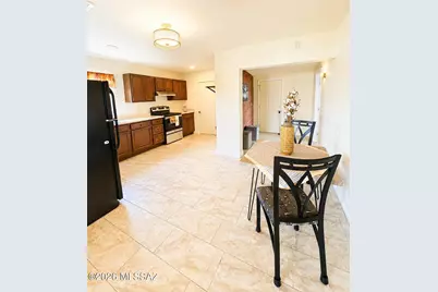 902 S Fremont Avenue, Tucson, AZ 85719 - Photo 1