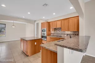 1877 N Bayshore Dr, Green Valley, AZ 85614 - Photo 17