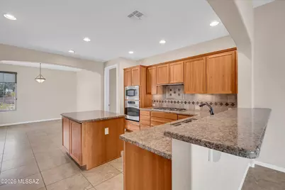 1877 N Bayshore Drive, Green Valley, AZ 85614 - Photo 15