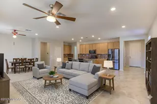 8804 E Stone Meadow Cir, Tucson, AZ 85730 - Photo 13