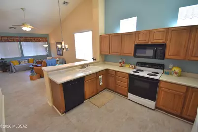 9532 N Twinkling Shadows Way, Tucson, AZ 85743 - Photo 13