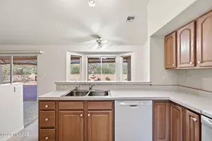 925 N Abrego Dr, Green Valley, AZ 85614 - Photo 7