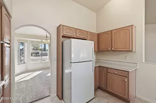 925 N Abrego Dr, Green Valley, AZ 85614 - Photo 11