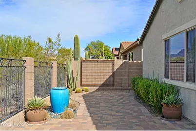 12111 N Golden Mirror Drive, Marana, AZ 85658 - Photo 7