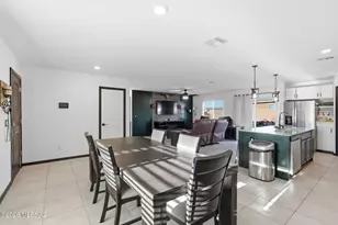 7528 W Portugal Pl, Tucson, AZ 85757 - Photo 9