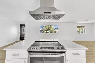 7464 E Beverly Dr, Tucson, AZ 85710 - Photo 9