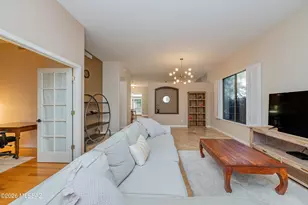 241 W Carlynn Cliff Pl, Oro Valley, AZ 85755 - Photo 3