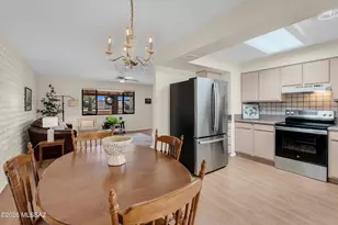 111 E La Espina, Green Valley, AZ 85614 - Photo 9