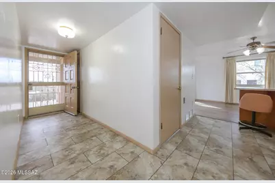 37 N Silverbell Road, Tucson, AZ 85745 - Photo 7