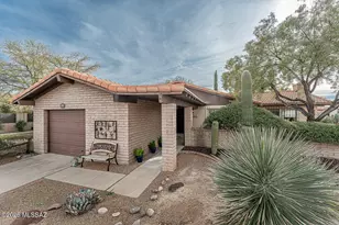 1051 W Camino Sagasta, Green Valley, AZ 85622 - Photo 1