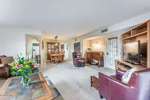 1051 W Camino Sagasta, Green Valley, AZ 85622 - Photo 11