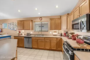 10589 E Feltleaf Willow Trl, Tucson, AZ 85747 - Photo 13