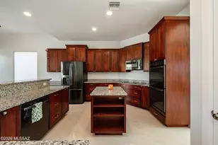 9465 E Sanctuary Pl, Tucson, AZ 85749 - Photo 17