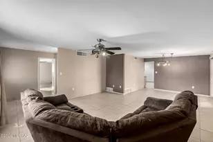 8051 E Hawthorne St, Tucson, AZ 85710 - Photo 3