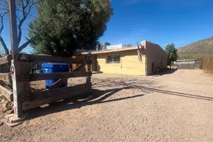 1025 S Kroeger Ln, Tucson, AZ 85745 - Photo 1