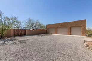 21151 W Mullins Ln, Marana, AZ 85653 - Photo 3