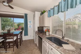 11122 N Desert Flower Dr, Tucson, AZ 85737 - Photo 17