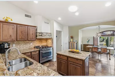 2480 E Glen Canyon Road, Green Valley, AZ 85614 - Photo 19