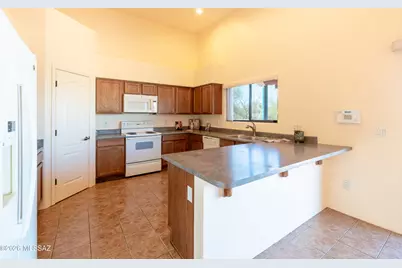 32 S Happy Valley Saddle Drive, Tucson, AZ 85748 - Photo 9